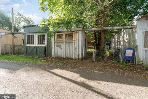 451 Penn St, Carlisle PA  17013-2235 exterior