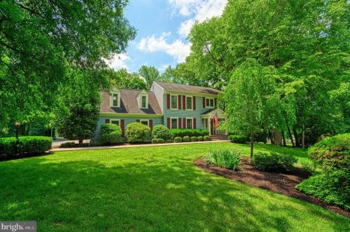 1233 Shaker Dr, Herndon, VA 20170-2415