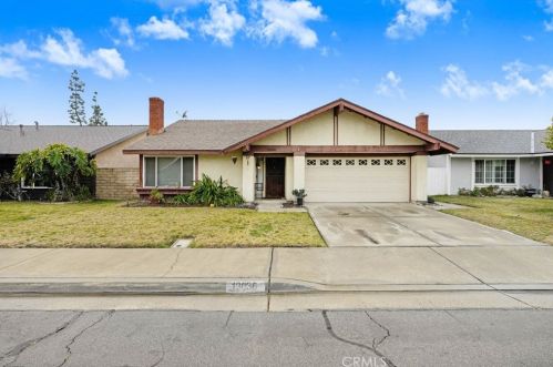 13036 San Clemente Ln, Chino, CA 91710-4033