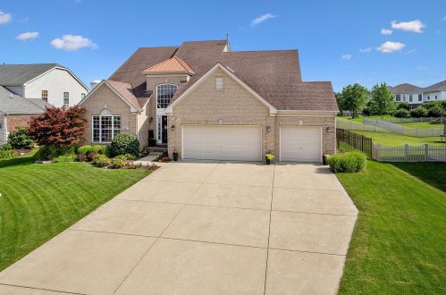 690 Veronica Ct, Mokena, IL 60451-1493