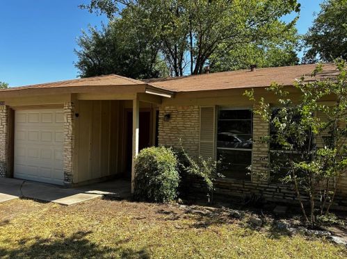 2608 Carlow Dr, Austin TX  78745-4300 exterior