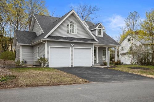 111 Mount Vernon St, Dover, NH 03820-2716