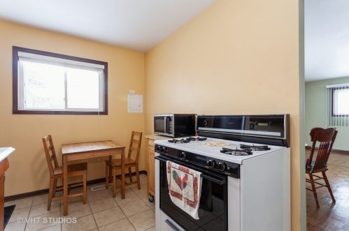 116 Edgehill Dr, Lemont IL  60440-2805 exterior