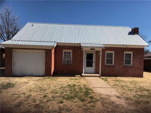 1209 Bray Ave, Dumont, TX 79248