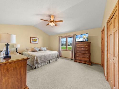 1315 Yorkshire Dr, Sycamore IL  60178-3236 exterior