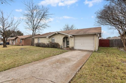 5330 Robin Rd, Garland, TX 75043-3611