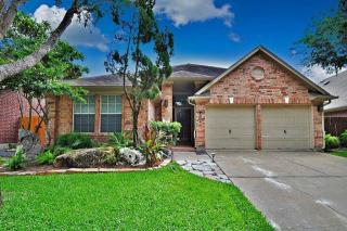 727 Avery Dr, Sugar Land TX  77479-5711 exterior
