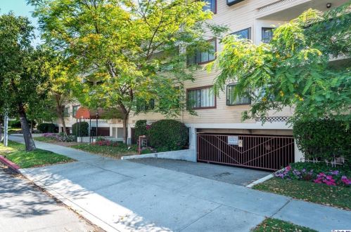 110 Everett St, Glendale, CA 91205-1107