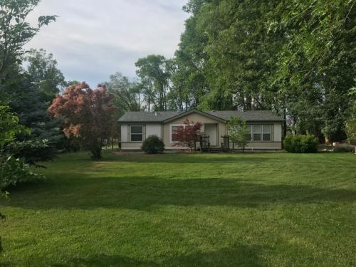 181 Tashas Ln, Yakima, WA 98901-9764
