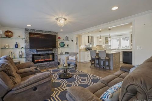 16 Cutrone Rd, Norwalk, CT 06850-2824