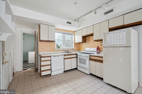 1522 4 St, Philadelphia PA 19148-1303 exterior