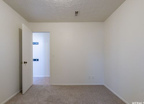 2327 Jordan Meadows Cv, Taylorsville UT exterior