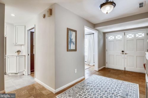 1446 Woodacre Dr, Mc Lean, VA 22101-2536