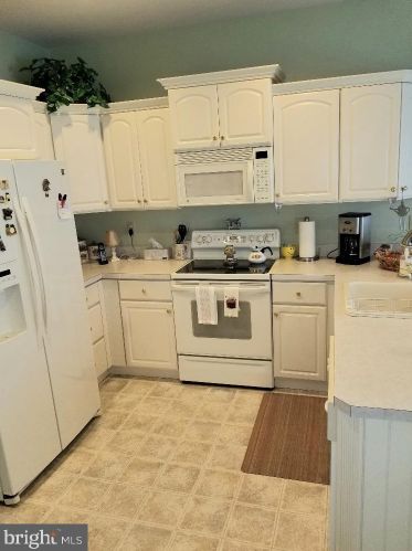 5 Covered Bridge Ln, Columbus, NJ 08022-1043