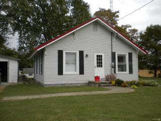 520 Crossroad School Rd, Wasson, IL 62930-3136