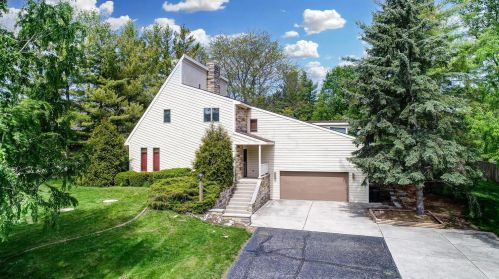 455 Carillion Dr, Springfield, OH 45503-5329