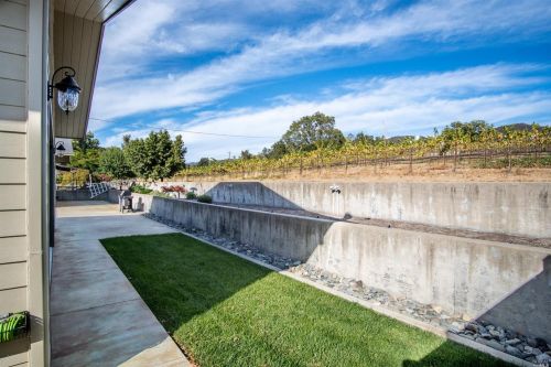 2000 Sanford Rnch Rd, Ukiah CA 95482-5251 exterior