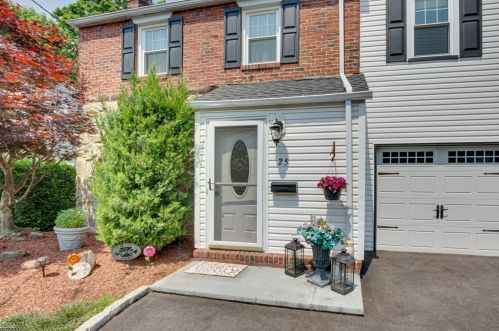 25 Colonial Dr, Clark, NJ 07066-2601