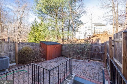 7722 Bristol Sq Ct, Springfield VA  22153-3120 exterior