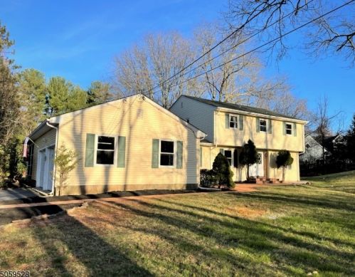 957 Cherry Hill Rd, Princeton, NJ 08540-7707