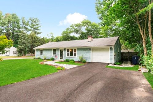 210 Pendar Rd, North Kingstown, RI 02852-6606