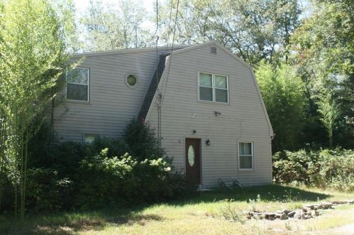190 James Trl, Richmond, RI 02892-1700
