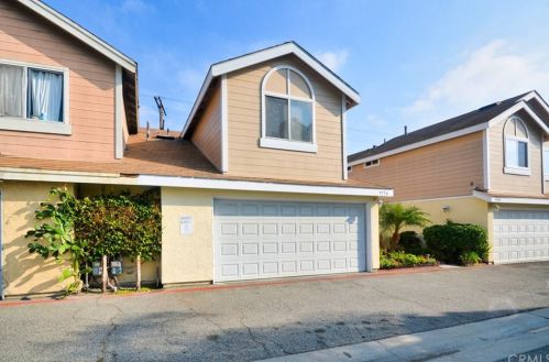 9776 California Ave, South Gate, CA 90280-4610