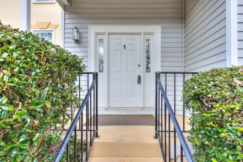 1 Forest Ridge Ct, Atlanta GA  30350-1801 exterior
