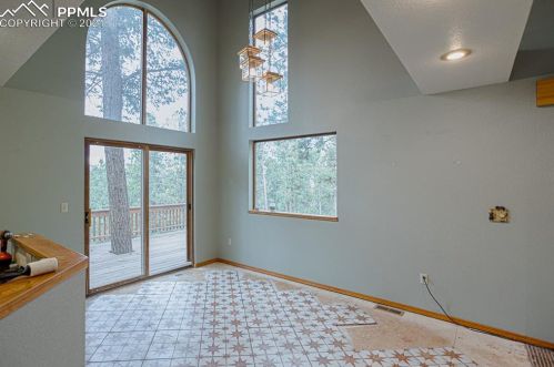 2730 Sunnywood Ave, Woodland Park CO  80863-9401 exterior