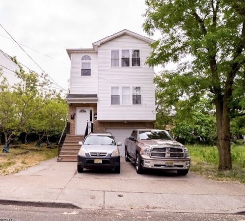 290 Hunterdon St, Newark, NJ 07103-2628