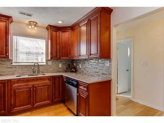 962 Goochland St, Norfolk, VA 23504-2818