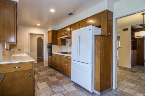 4644 Edgewood Pl, Riverside CA  92506-1027 exterior