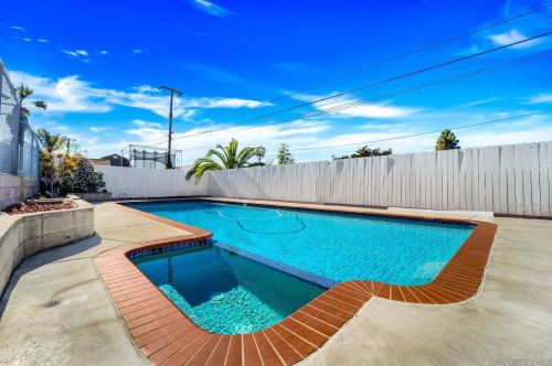 1030 Helix Ave, Chula Vista CA  91911-2232 exterior