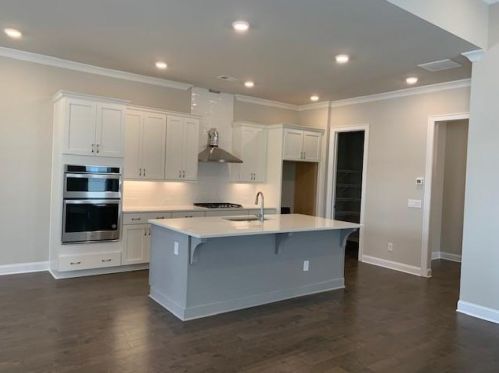 3770 White St, Suwanee, GA 30024-1806