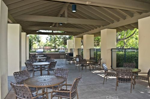 33 Commonwealth, Irvine CA  92618-7003 exterior