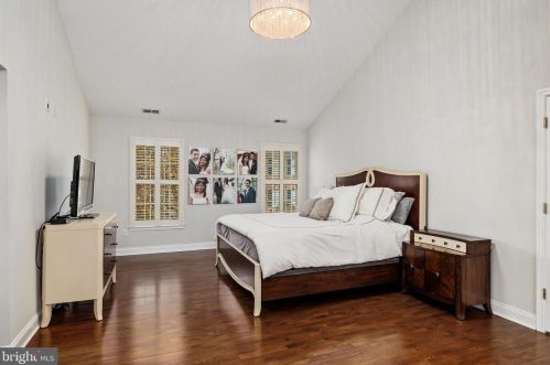 3 Kings Ln, Tavistock NJ 08033-1230 exterior