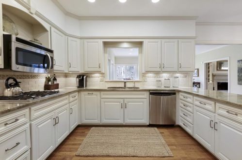 230 Cameron Rdg Dr, Atlanta GA  30328-4709 exterior