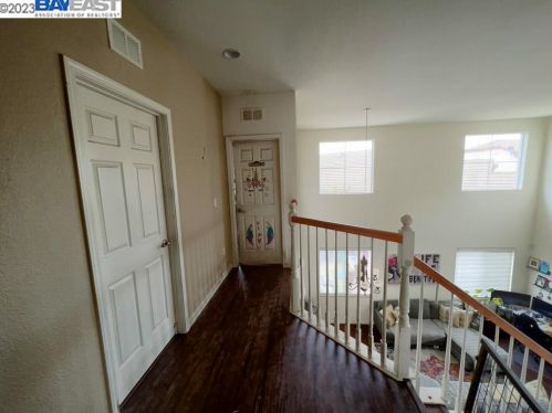 1175 Lucio St, Manteca, CA 95336-8242