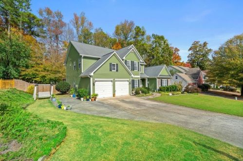 820 Little Creek Ct, Holly Springs, GA 30114-8187