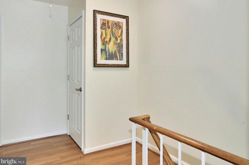 9271 Sprucewood Rd, Springfield VA  22015-3559 exterior