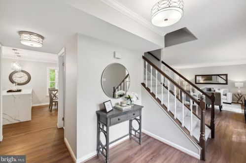 7001 Barnacle Pl, Springfield, VA 22015-4402