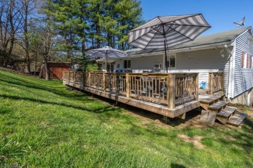 3 Autumn Ln, Hackettstown NJ  07840-4704 exterior