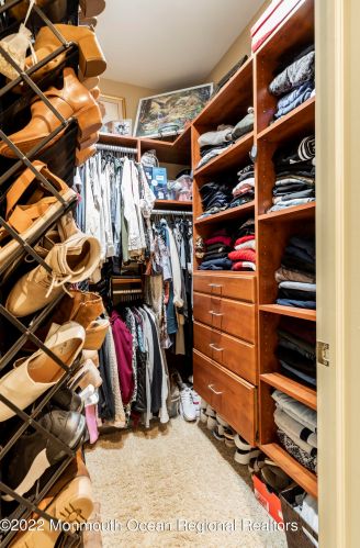 34 Redwood Dr, Tinton Falls NJ  07712-8702 exterior