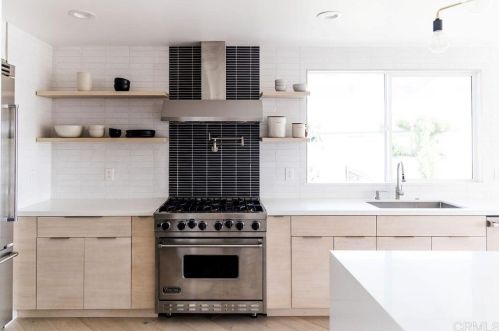 2166 Warmlands Ave, Vista CA  92084-3338 exterior