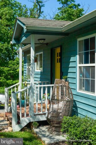 423 Shannondale Rd, Harpers Ferry WV 25425-4564 exterior