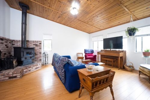 19860 Bear Valley Rd, Middletown, CA 95467-8302