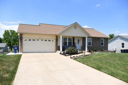 913 Sherwood Dr, Pendleton, MO 63383-2241