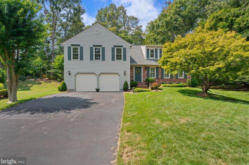 7408 Silver Pine Dr, Springfield, VA 22153-1820