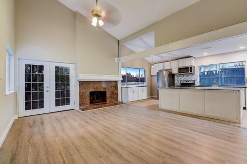 2109 Via Del Norte, Carrollton TX 75006-4521 exterior