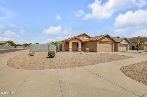 5303 54th Ave, Laveen, AZ 85339-1520